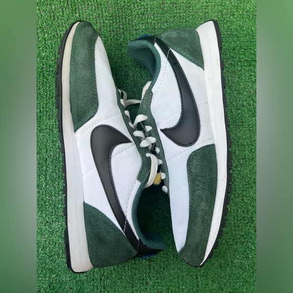 Nike Waffle Trainer 2 Athletic Club Pro Green DJ6054-100 Men’s Size 10 pre-owned - Picture 5 of 16